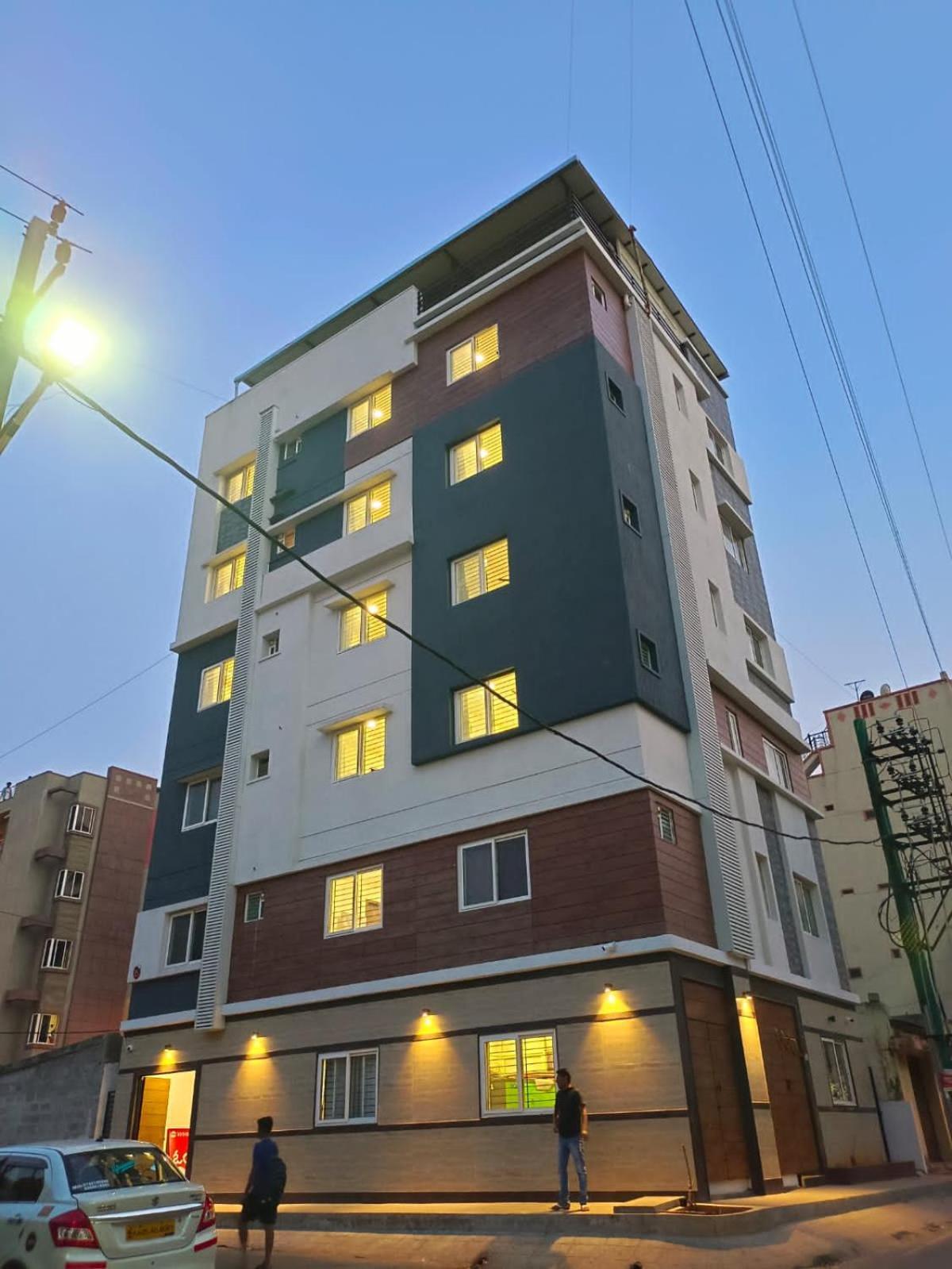 Symphony Suites Bangalore Exteriör bild