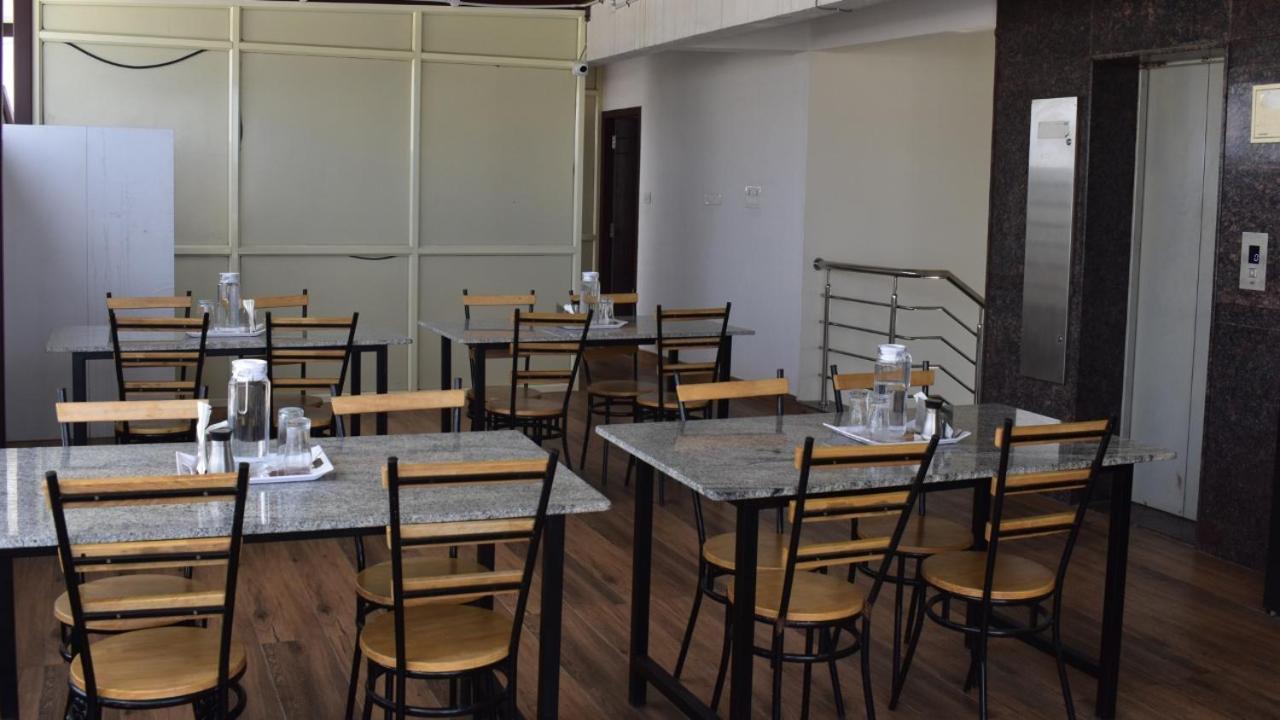 Symphony Suites Bangalore Exteriör bild